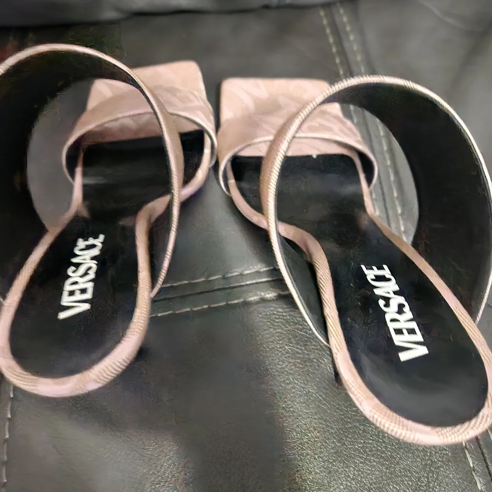 Versace Allover Logo Jacquard Pink Square Open Toe Heel NEW - Picture 7 of 11